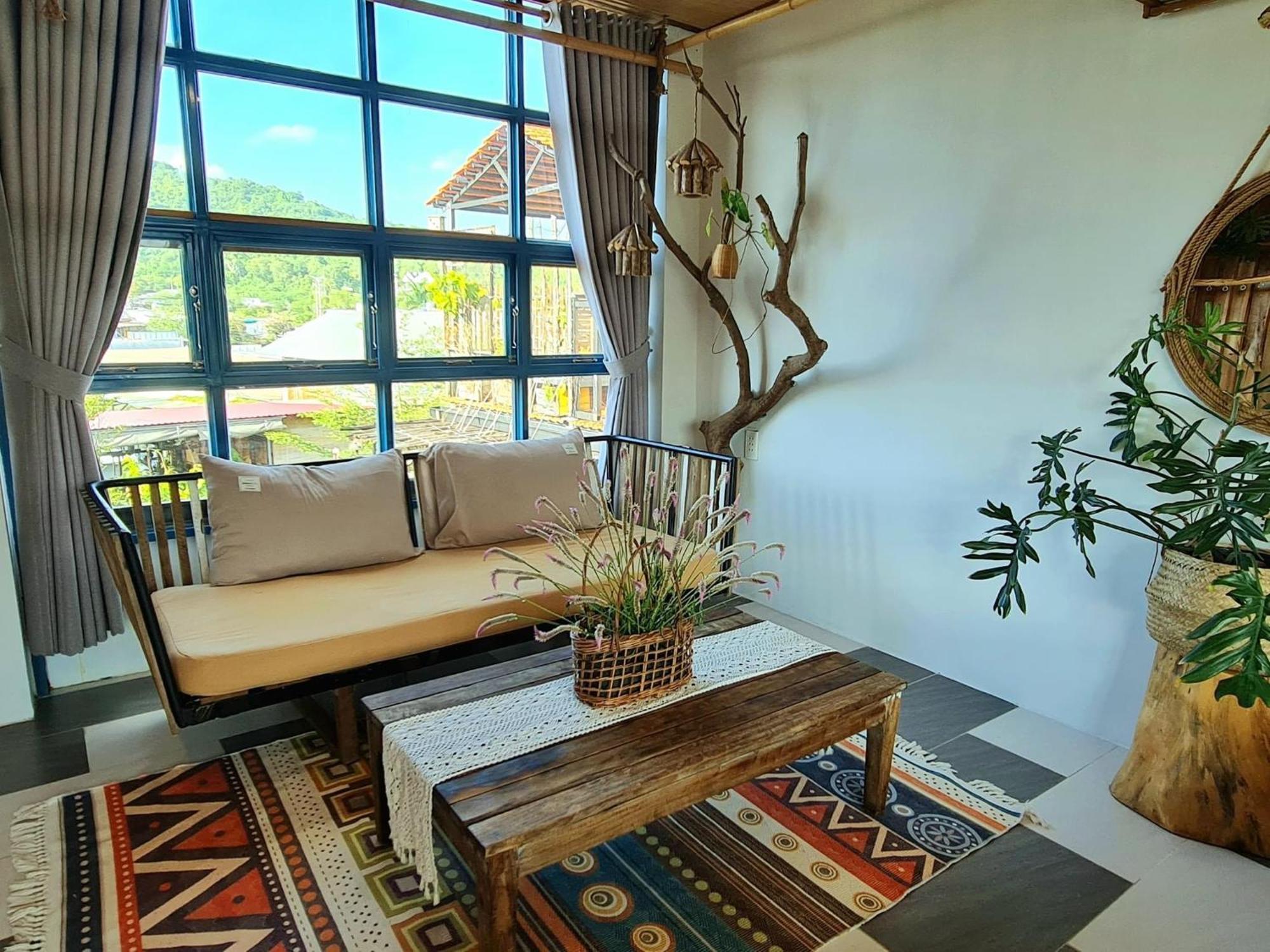 Отель Tinh House Дуонг-Донг Экстерьер фото