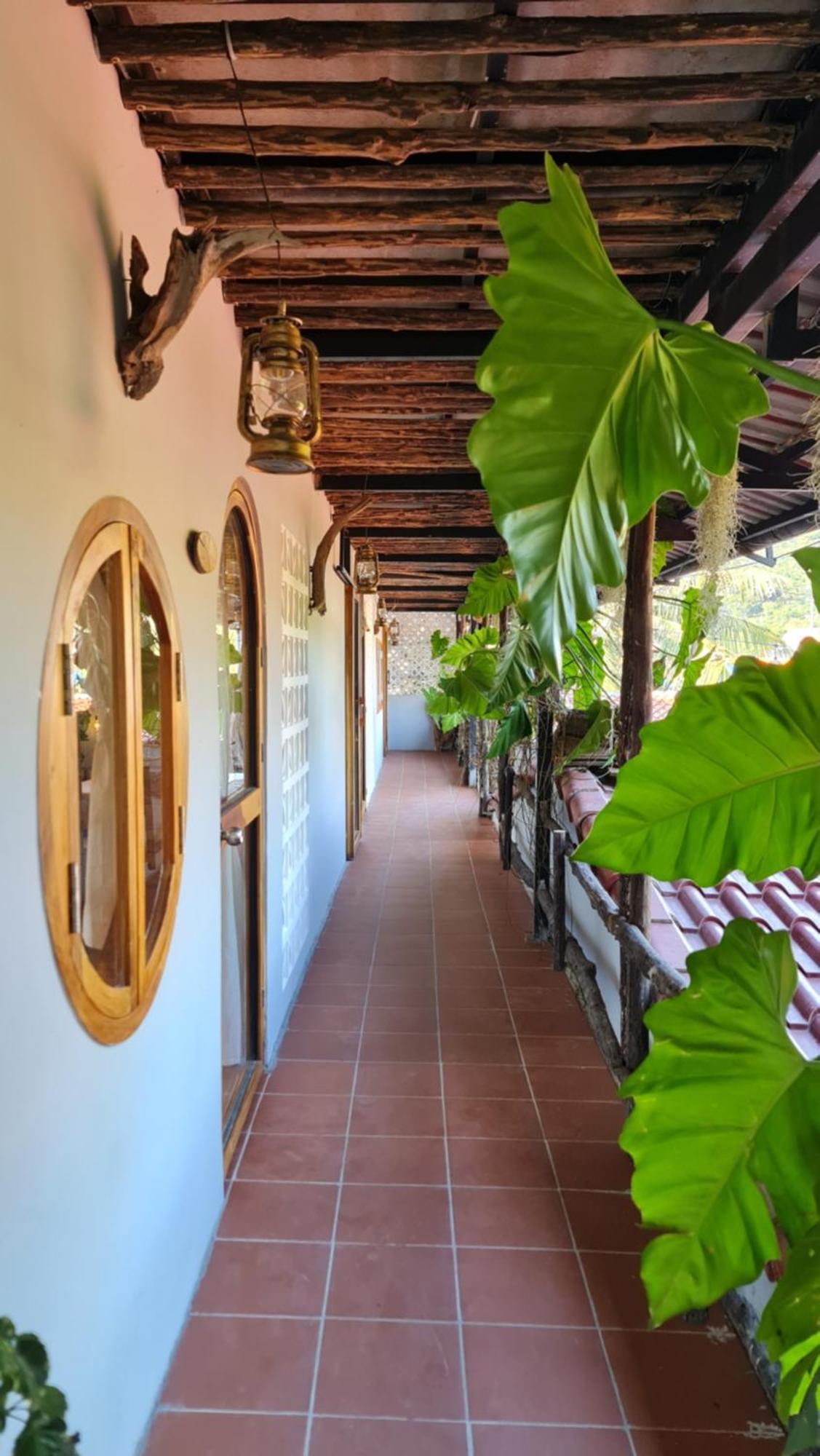 Отель Tinh House Дуонг-Донг Экстерьер фото